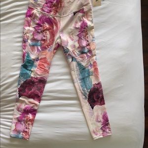 Super cute digital floral leggings!